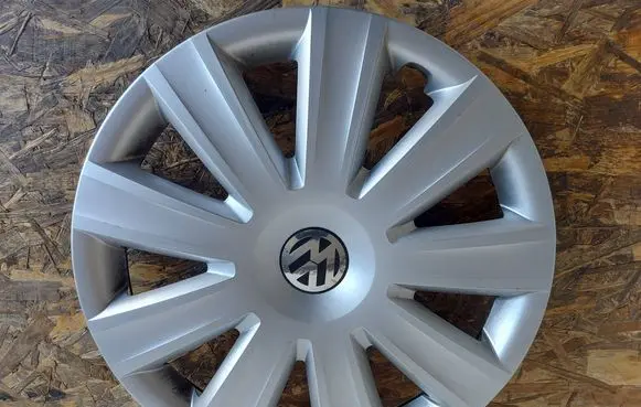 Volkswagen Sharan R16 wheel hub/cap/trim 7N0601147