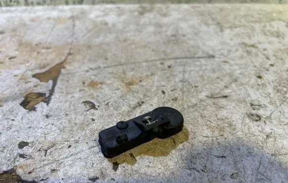 Ford Fusion II Tire pressure sensor CM5T1A180AA 3532F057