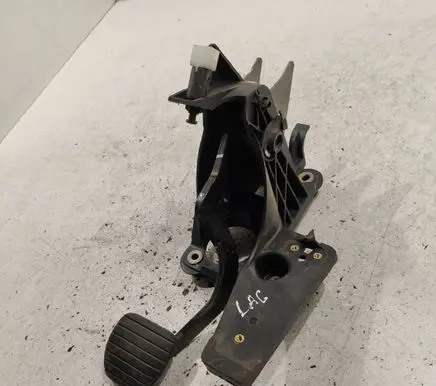 Renault Laguna II Brake pedal 8200002853