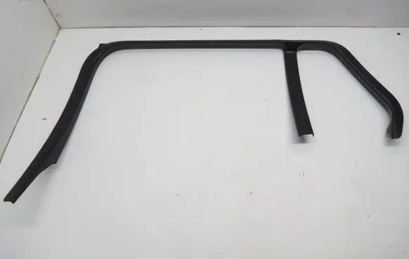 Volvo V60 Front door trim (molding) 1302144