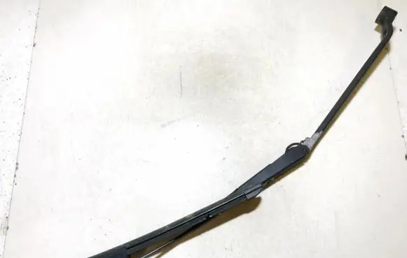Mitsubishi Outlander Front wiper blade arm