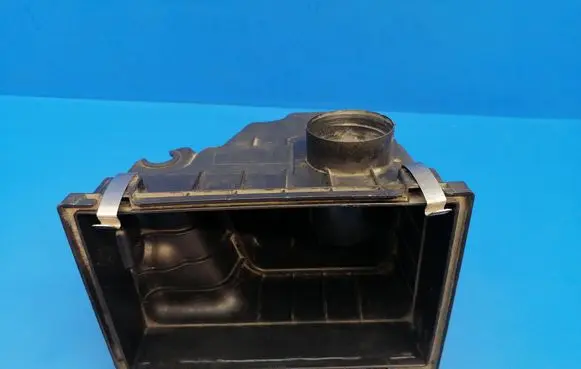 Opel Agila A Air filter box 2941586