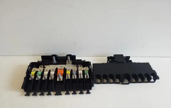 Mercedes-Benz GLC C254 Fuse module A2235408444