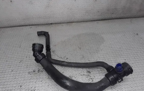 Volkswagen PASSAT B5.5 Engine coolant pipe/hose 8D0121040