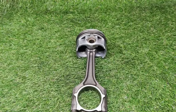 Audi A4 S4 B8 8K Piston with connecting rod 06HBJ 06HN