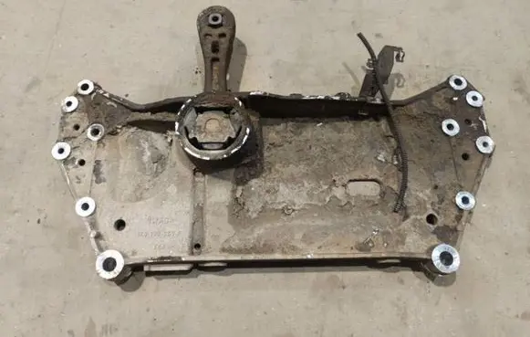Volkswagen Golf VI Front subframe 