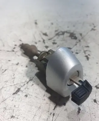 BMW 3 E90 E91 Front door lock (next to the handle) 