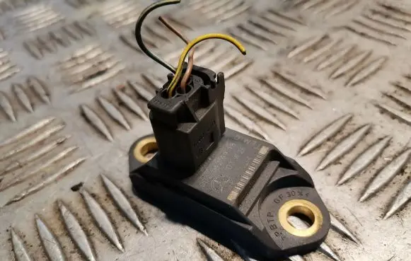 Mercedes-Benz S W220 Airbag deployment crash/impact sensor 0025426918
