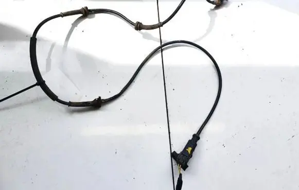 Land Rover Discovery 3 - LR3 ABS rear brake sensor 0265007922