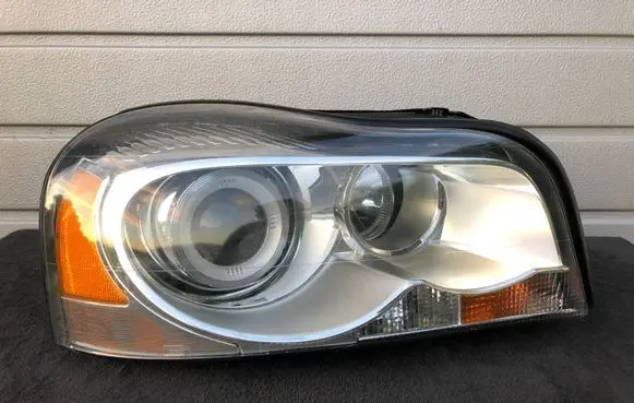 Volvo XC90 Headlight/headlamp 31217048