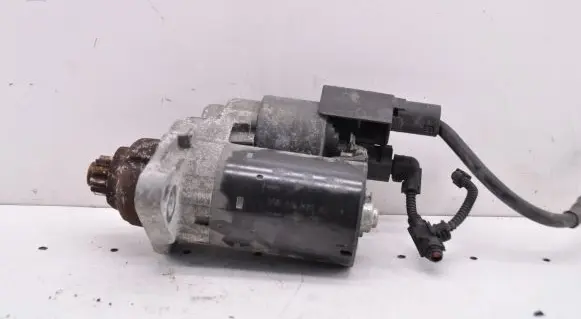 Volkswagen Touran I Starter motor 02Z911023E