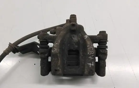 Honda CR-V Rear brake caliper Y04282