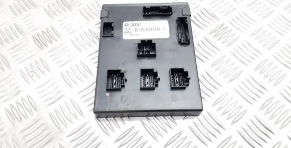 Audi A4 S4 B8 8K Comfort/convenience module 8K0907063C