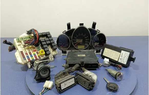 Mitsubishi Colt CZ3 Engine control unit/module ECU 1860A710