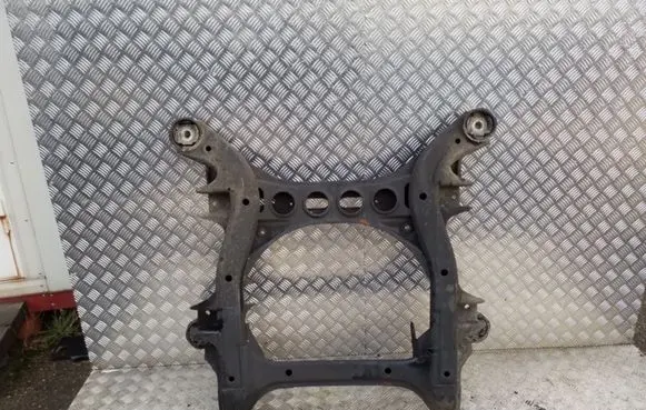 Volkswagen Touareg I Front subframe 7L0499311C
