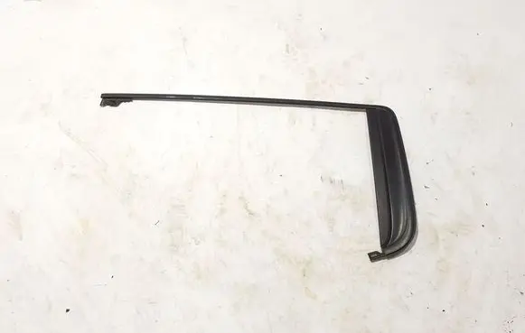 Chevrolet Silverado Rear door trim (molding) 87849116