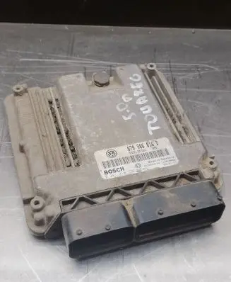 Volkswagen Touareg I Engine control unit/module 070906016D 0281010736