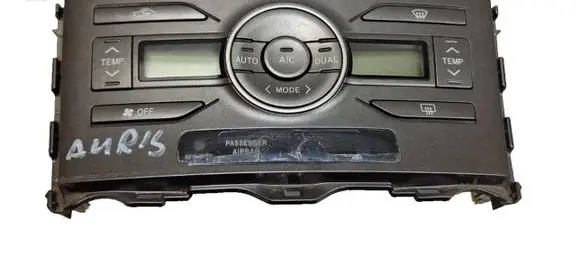 Toyota Auris 150 Climate control unit 5590012A30B