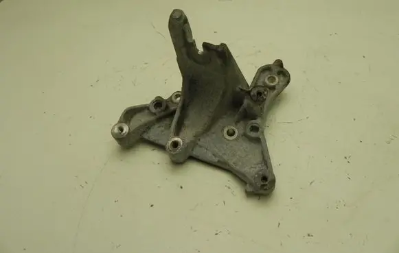 Peugeot 508 Engine mounting bracket 9656392880 VD7927