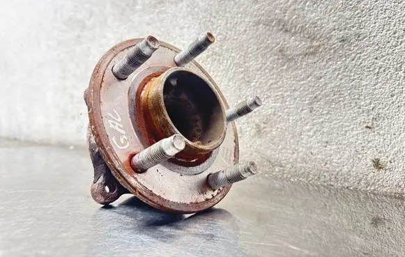 Opel Zafira C Rear wheel ball bearing 13577407 2124A6