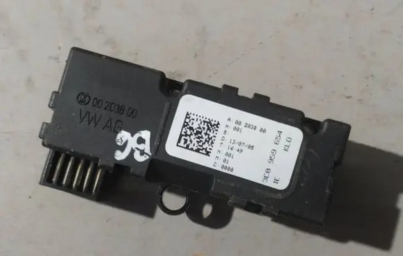 Volkswagen PASSAT B6 Steering angle sensor 3C0959654