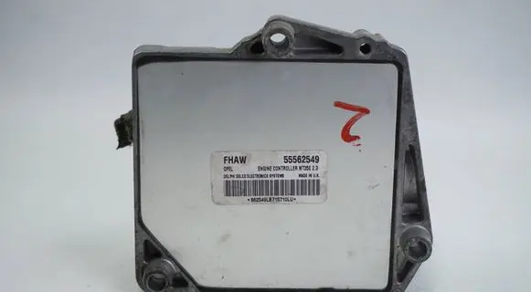 Opel Astra H Engine control unit/module 55562549