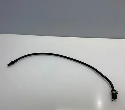 Engine coolant pipe/hose