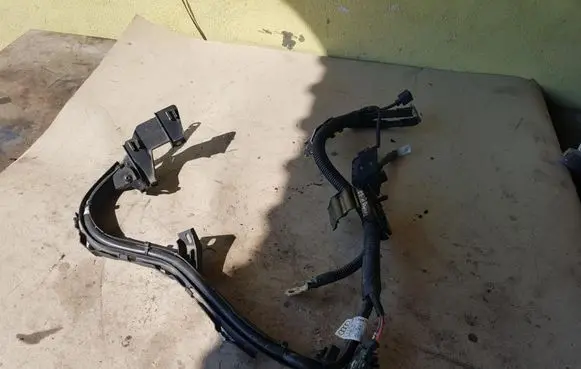 Volkswagen Touareg III Positive cable (battery) 4M0971228DB