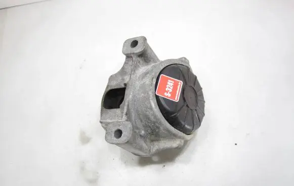 Audi A4 S4 B8 8K Engine mount bracket 8R0199381