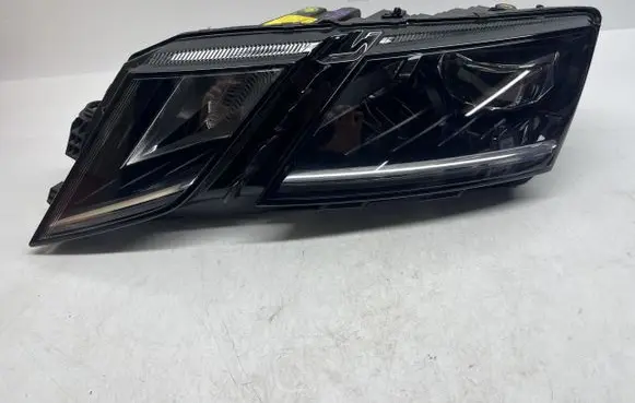 Skoda Octavia Mk1 (1U) Headlight/headlamp 5E1941015D