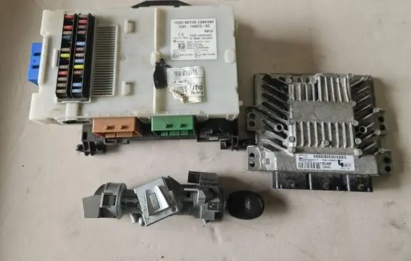 Ford Mondeo MK IV Engine control unit/module 7G9112A650UG 5WS40595FT 7G9T14A073DC