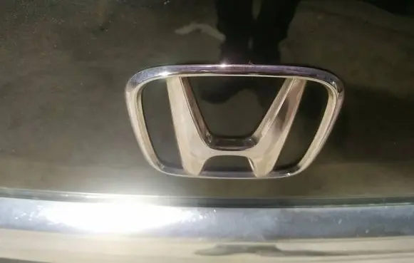 Honda FR-V Manufacturer badge logo/emblem 