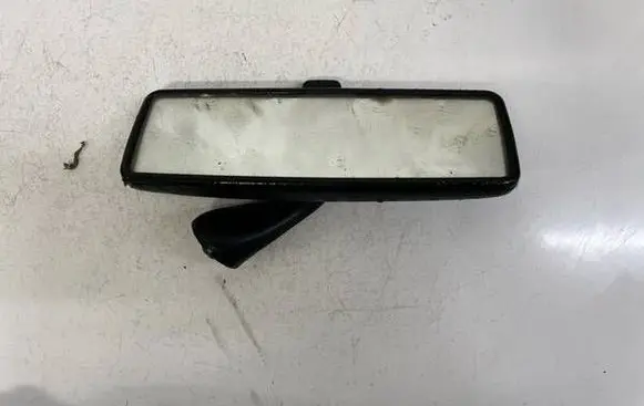 Volkswagen Golf III Rear view mirror (interior) E10210108