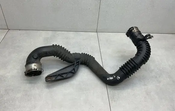 Nissan X-Trail T32 Intercooler hose/pipe