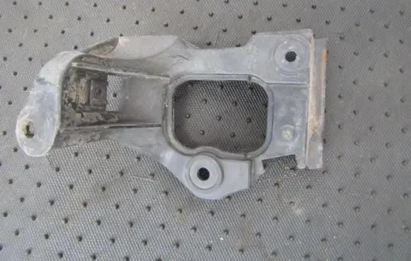 Audi A6 S6 C5 4B Fender mounting bracket 4b0853921b