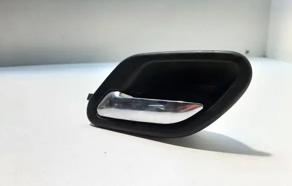 BMW 5 E39 Front door interior handle 8226049