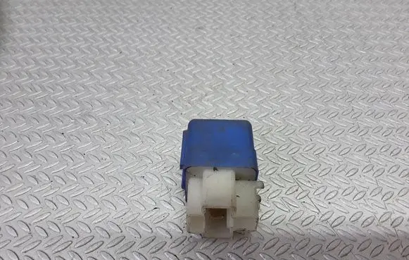 Nissan X-Trail T30 Other relay 2523079981