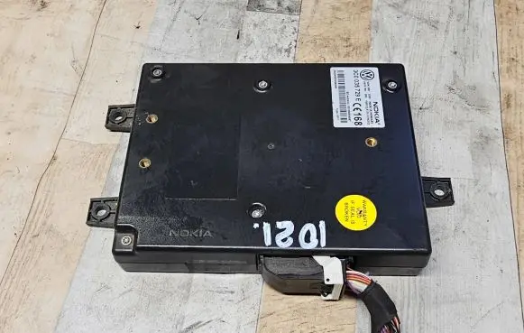 Volkswagen PASSAT B6 Phone control unit/module 3C0035729E 001008E890B7 0523499