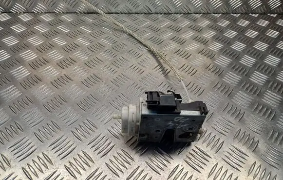 Audi A4 S4 B5 8D Front door lock 8D1837016F
