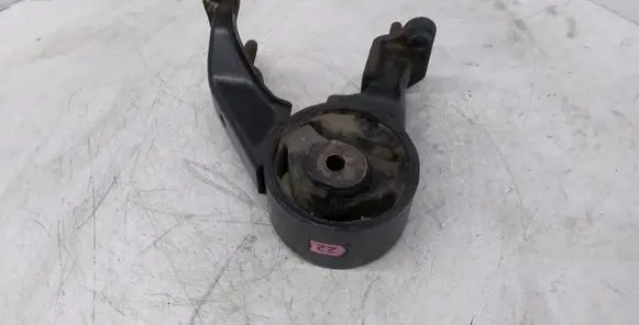 Toyota Avensis T250 Engine mount bracket