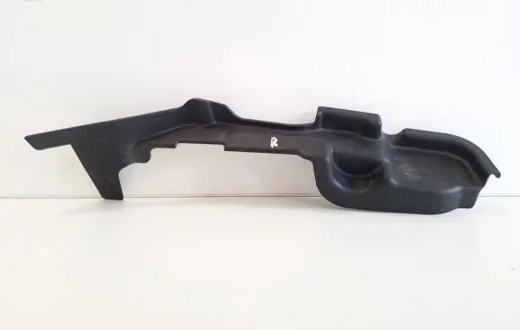 Land Rover Evoque II Wiper trim K8D202252A
