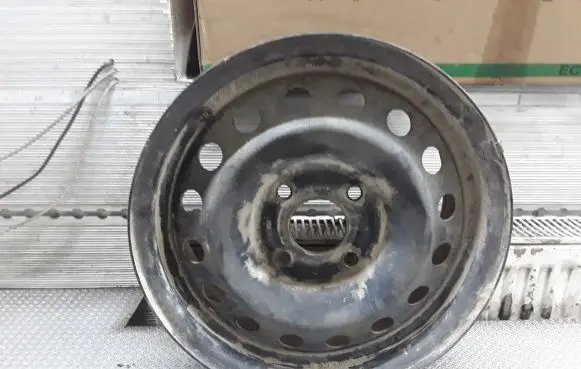 Nissan Almera N16 R15 steel rim 