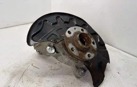 Audi Q3 F3 Front wheel hub 5Q0407257A 5Q0407257