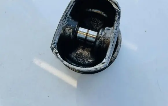 Piston