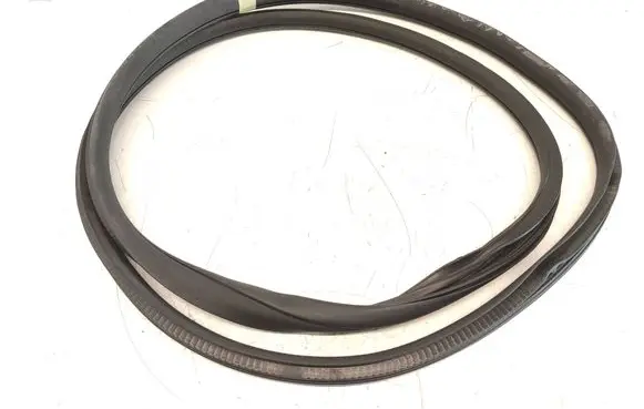 Mercedes-Benz C W205 Front door rubber seal A2056970051