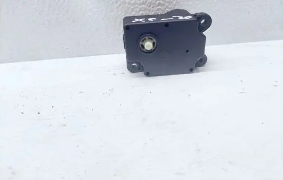 Volvo V70 Intake manifold valve actuator/motor 30676510 060303