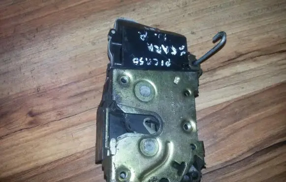Citroen Xsara Picasso Front door lock
