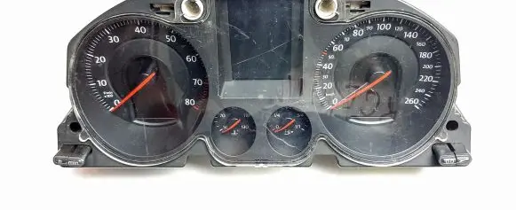 Volkswagen PASSAT B6 Speedometer (instrument cluster) 3C0920870F M5786