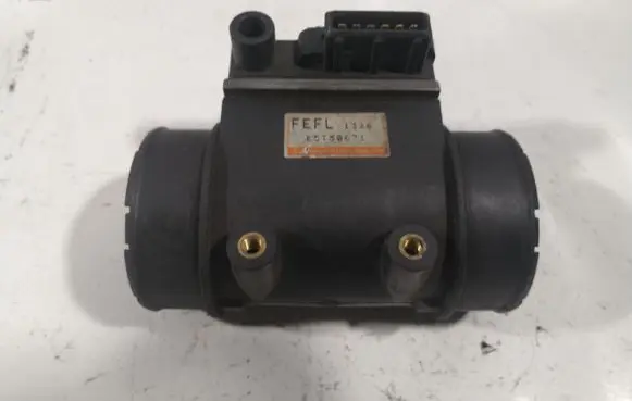 Mazda 626 Mass air flow meter E5T50671