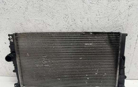 BMW 3 F30 F35 F31 Coolant radiator 7600511